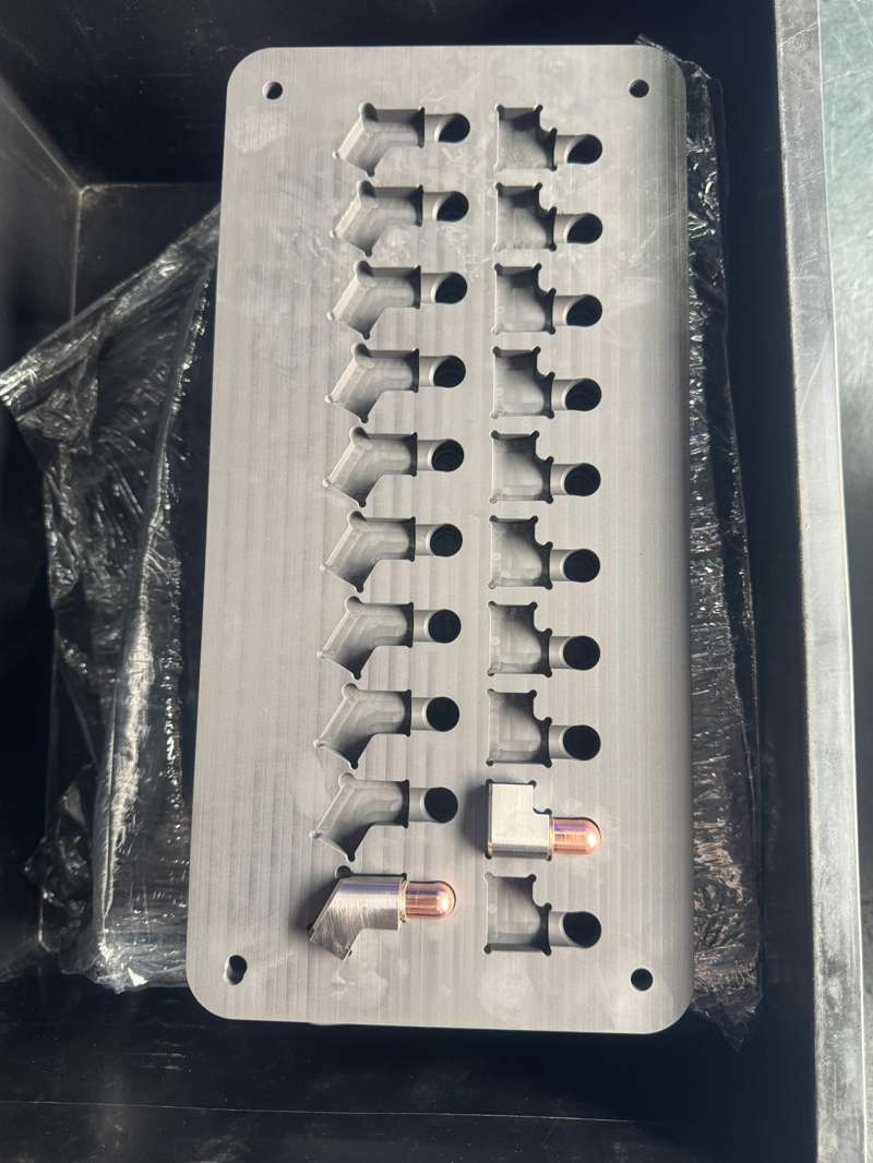 薄板的克星：cpu冷板石墨治具的防變形秘籍